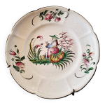 Assiette ancienne en céramique ou faïence du 19ème siècle décoration de style chinois Assiette ancienne en céramique ou faïence du 19ème siècle décoration de style chinois