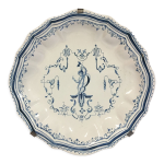 Assiette decorative fa�encerie de moustiers d�cor a la berain