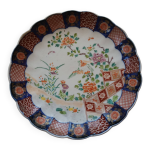 Assiette festonnée en porcelaine imari, motifs oiseaux et fleurs, japon xix - xxème s. Assiette festonnée en porcelaine imari, motifs oiseaux et fleurs, japon xix - xxème s.
