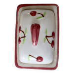 Beurrier vintage en barbotine et faïence - motif cerise Beurrier vintage en barbotine et faïence - motif cerise