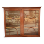 Biblioth�que vitr�e de style anglais en placage d acajou