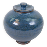 Boite en cramique bleue, signe