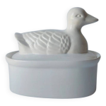 Bote, terrine vintage en barbotine canard blanche