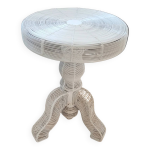 Bout de canap� en fil m�tallique laqu� blanc