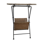 Bout de canapé pliant en métal et osier - vintage 1960 Bout de canapé pliant en métal et osier - vintage 1960
