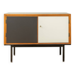 Buffet noir et blanc des ann�es 1950