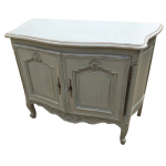 Buffet de style louis xv en merisier relook dessus parquet de versailles