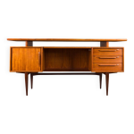Bureau de direction moderne en teck du milieu du siècle par heinrich riestenpatt, années 1970 Bureau de direction moderne en teck du milieu du siècle par heinrich riestenpatt, années 1970