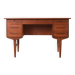 Bureau de direction en teck danois du milieu du siècle, années 1960. Bureau de direction en teck danois du milieu du siècle, années 1960.