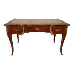 Bureau plat en placage d acajou de style louis xv