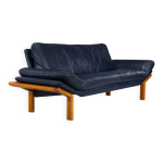 Canapé 3 places danois en teck et cuir bleu marine de komfort, années 1970 Canapé 3 places danois en teck et cuir bleu marine de komfort, années 1970