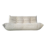 Canap� 3 places en velours c�tel� blanc cass� attribu� � michel ducaroy pour ligne roset, ann�es 1970. ...
