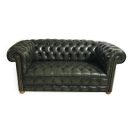 Canapé chesterfield vert anglais patiné Canapé chesterfield vert anglais patiné