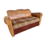 Canap club art dco en cuir et motif lopard