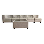 Canapé vintage modulable, cinq chauffeuses et table basse, laine beige Canapé vintage modulable, cinq chauffeuses et table basse, laine beige