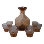 Carafe  liqueur en verre rose et 6 verres assortis