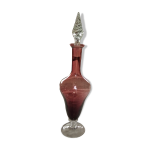 Carafe en verre souffle  liqueur de couleur violette avec pied taill