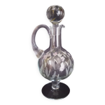 Carafe  vin sur pied, en verre taill et maill