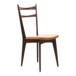 Chaise bistrot en skaï fauve et chêne foncé Chaise bistrot en skaï fauve et chêne foncé
