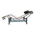 Chaise longue lc4 en cuir blanc de le corbusier pour cassina, annes 1960