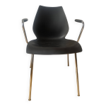 Chaise maui kartell anthracite avec accoudoirs vico magistretti Chaise maui kartell anthracite avec accoudoirs vico magistretti