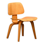 Chaise de salle à manger en contreplaqué de frêne dcw de charles et ray eames pour herman miller Chaise de salle à manger en contreplaqué de frêne dcw de charles et ray eames pour herman miller