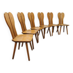 Chaises de salle à manger vintage brutalistes en bois 1970 « c?urs » Chaises de salle à manger vintage brutalistes en bois 1970 « c?urs »
