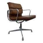 Chaises soft pad de charles et ray eames pour herman miller, annes 1970