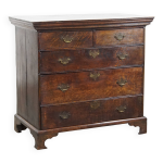 Commode ancienne en ch�ne anglais du d�but du xviiie si�cle avec 5 tiroirs