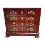 Commode ancienne avec plateau en marbre et placage en acajou