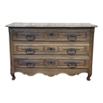 Commode d'époque louis xv xviiième en noyer plateau peint en gris patiné Commode d'époque louis xv xviiième en noyer plateau peint en gris patiné