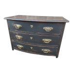Commode galbe alsacienne xviiime patine