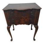 Commode galbe ancienne