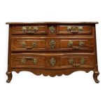 Commode galbe poque louis xv en noyer et bronzes dors poque xviiieme