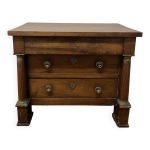 Commode de maitrise en noyer de style empire d poque du xix me sicle. elle ouvre par 3 tiroirs en