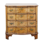Commode en noyer courbé avec orgue baroque, xviiie siècle Commode en noyer courbé avec orgue baroque, xviiie siècle