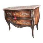 Commode sauteuse en bois de rose plateau en marbre rose Commode sauteuse en bois de rose plateau en marbre rose