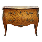 Commode sauteuse galb�e , estampill�e , style louis xv en marqu�terie