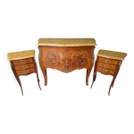 Commode sauteuse de style louis xv en marqueterie et sa paire de chevets as