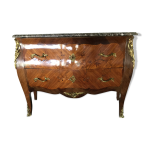 Commode de style louis xv en marqueterie bois de rose