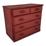Commode vintage en rotin laquée rouge Commode vintage en rotin laquée rouge