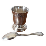 Coquetier en métal argenté christofle et sa cuillère à ?uf Coquetier en métal argenté christofle et sa cuillère à ?uf