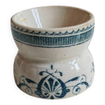 Coquetier terre de fer