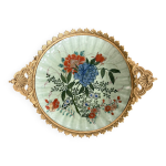 Coupe ancienne en porcelaine c�ladon mont�e en bronze dor�, xixe si�cle