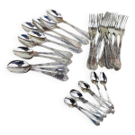 Couverts en mtal argent : cuillres, fourchettes, cuillres  caf