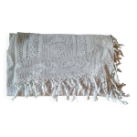 Dessus de lit en coton blanc , ancien jet de lit en crochet motifs fleurs
