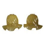 Deux abats jour en forme de corolles pour suspension ou applique, couleur ambré Deux abats jour en forme de corolles pour suspension ou applique, couleur ambré