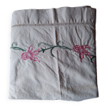 Drap ancien en lin brodé decor fleurs rose 210x300 cm Drap ancien en lin brodé decor fleurs rose 210x300 cm
