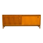 Enfilade en noyer à portes coulissantes, années 1950, design georg satink Enfilade en noyer à portes coulissantes, années 1950, design georg satink