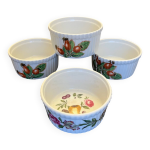 Ensemble de 4 raviers en porcelaine de paris